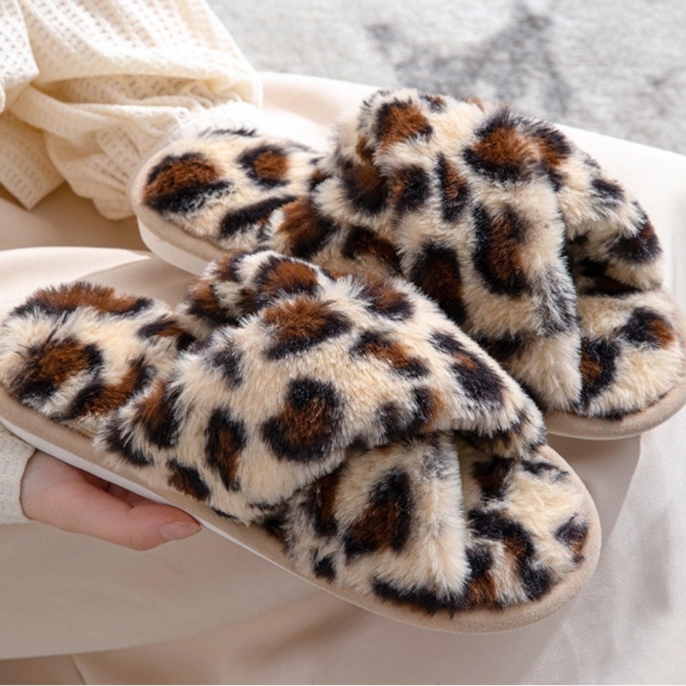 Leopard Cross Furry Slippers Ivory
